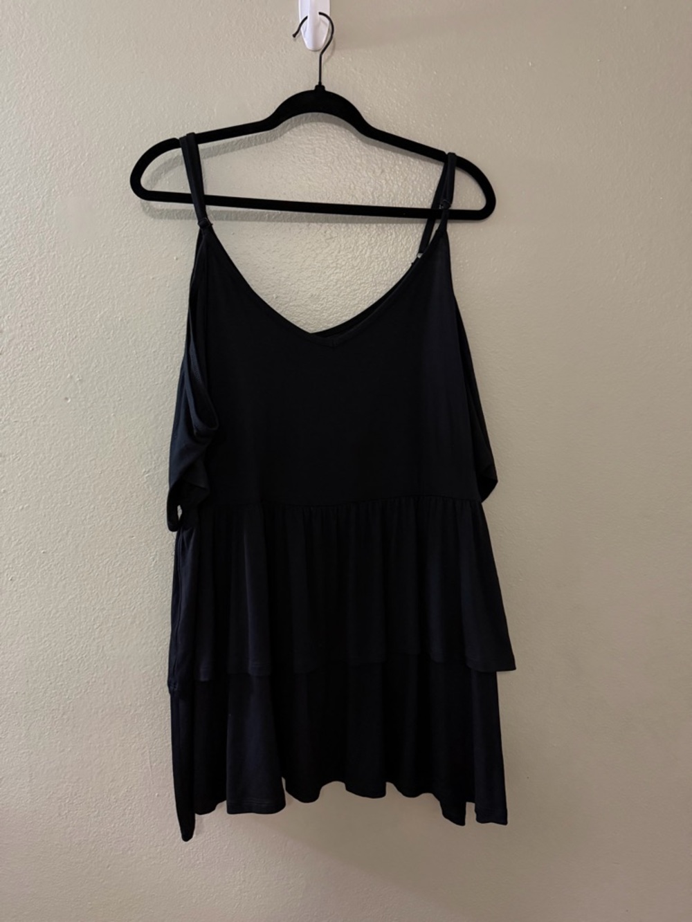 Torrid Super Soft Black Tiered Cold-Shoulder Tank Top – Size 4